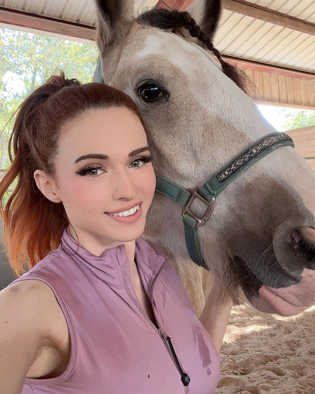 Amouranth with a horse