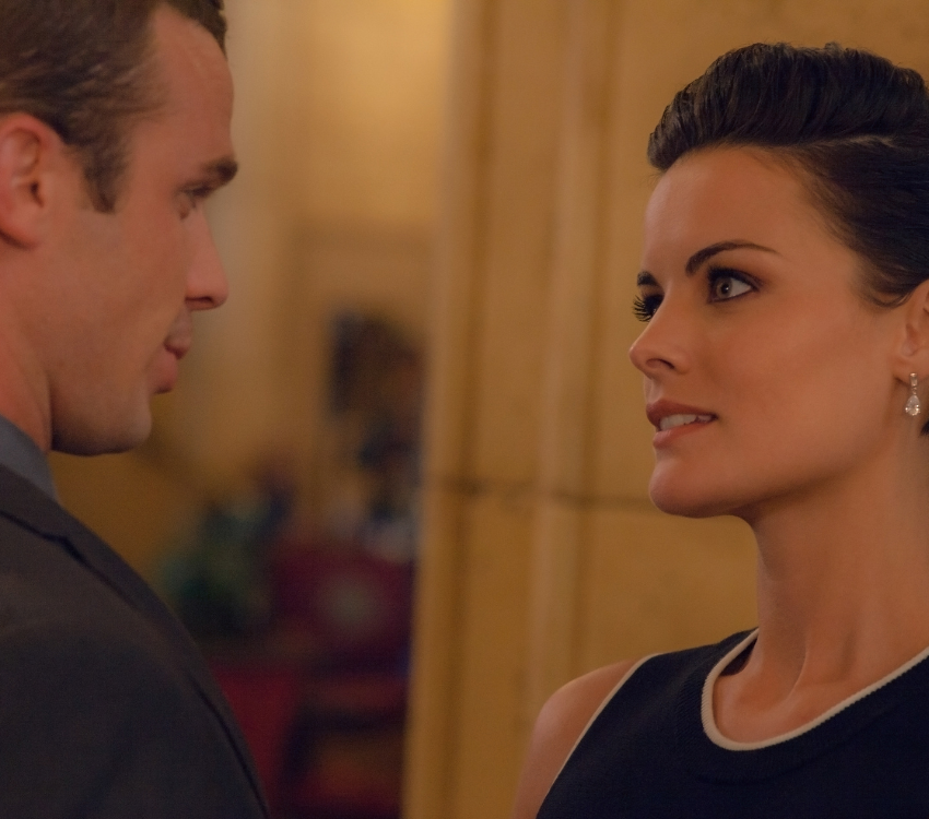 Jaimie Alexander and Cam Gigandet talking