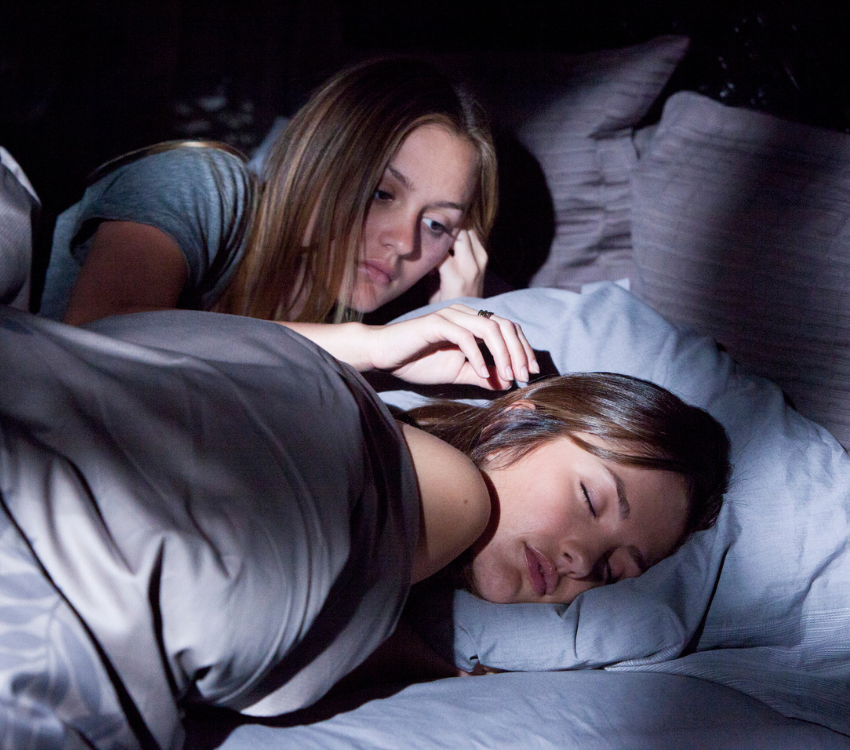 Leighton Meester and Minka Kelly sleeping together