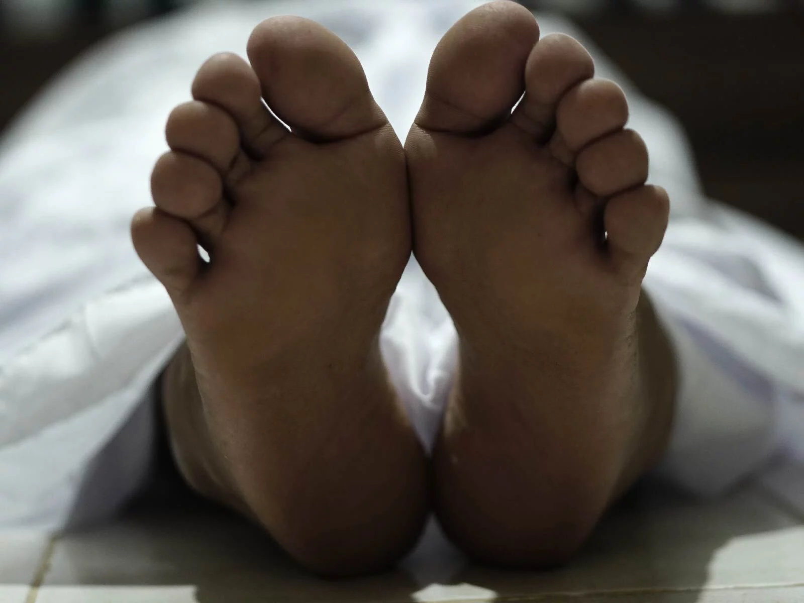 6-reasons-why-you-are-seeing-someone-dead-in-your-dreams