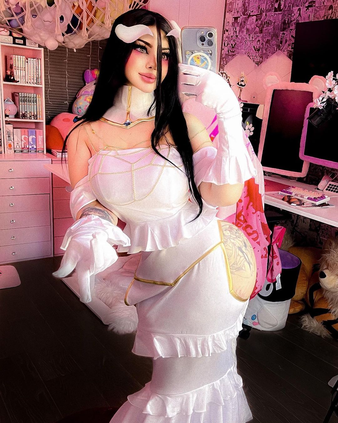 Mimsy Heart in Fancy White Dress
