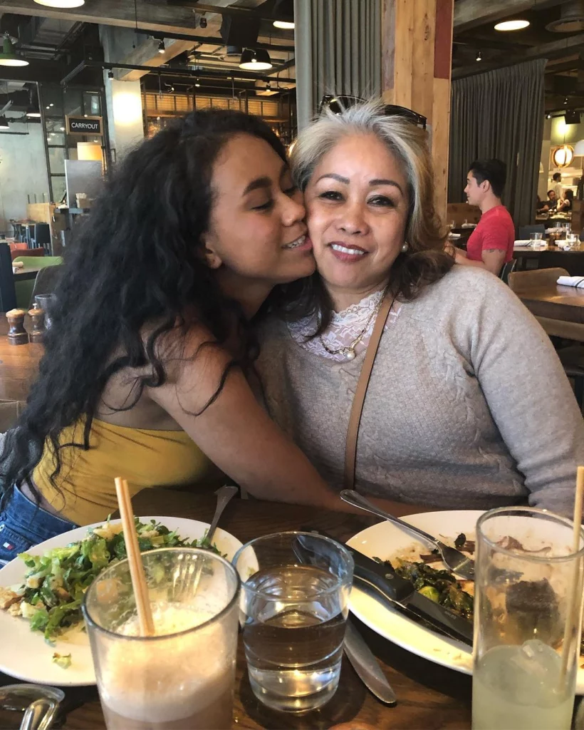 Nettawalks updated a picture with her mother. They are having a meal together in a restaurant. 