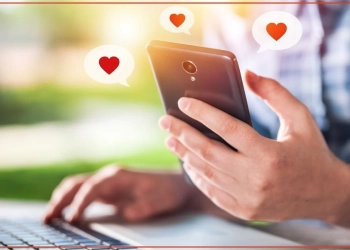 A picture showing about online Relationships.