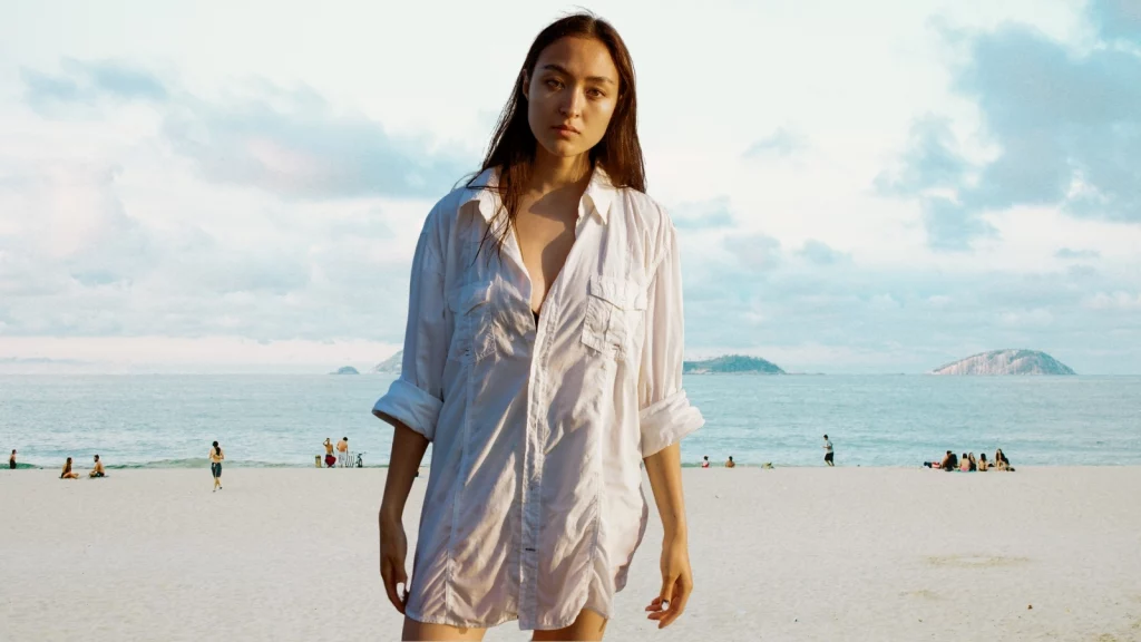 girl wearing a white shirt