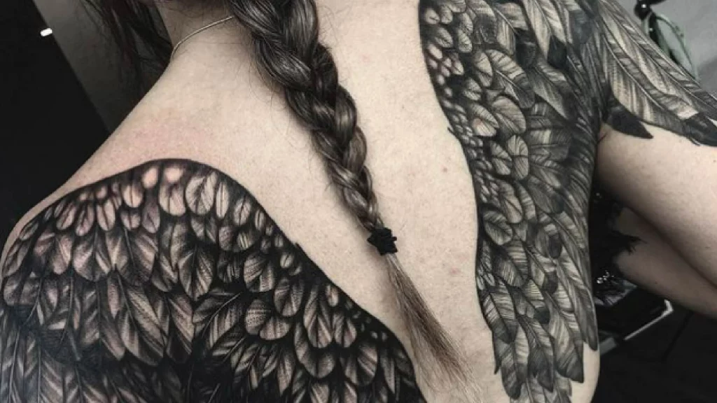 Gothic wigs tattooon shoulder